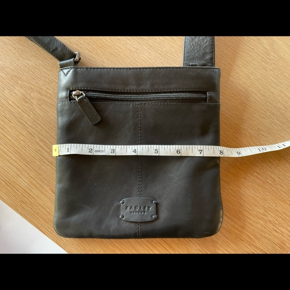 Radley London black crossbody - Picture 6 of 7